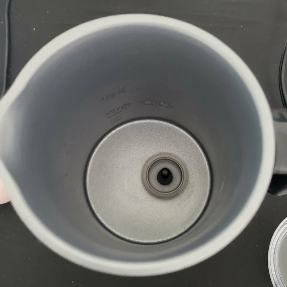 Instant milk frother
